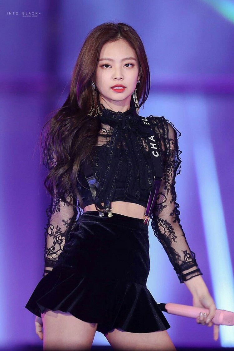 Jennie khóc sướt mướt vì Jisoo Róse Lisa giấu chuyện sau lưng mình bất ngờ trước việc làm chị cả - image 3