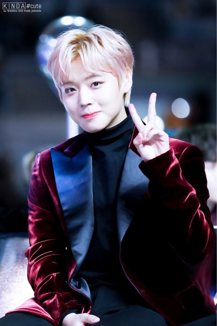 ParkJihoon Wanna One thương thân tiếc phận lặng lẽ khóc khi nghe BTS nói nhóm tan rã - image 1