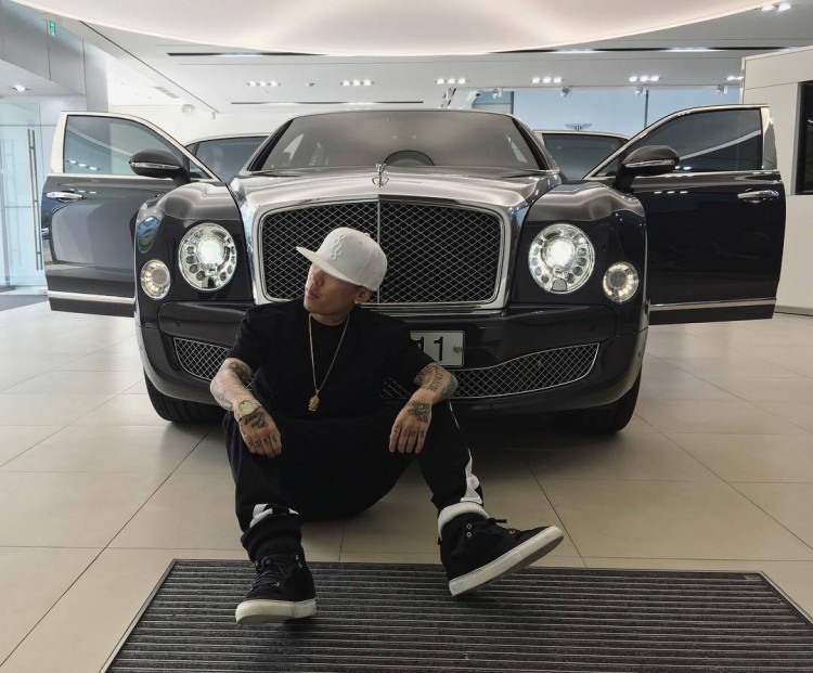 Giàu nứt vách rapper Dok2 bị chê kẹt xỉ khi chỉ tặng anh trai ruột chuyến du lịch làm quà cưới - image 1