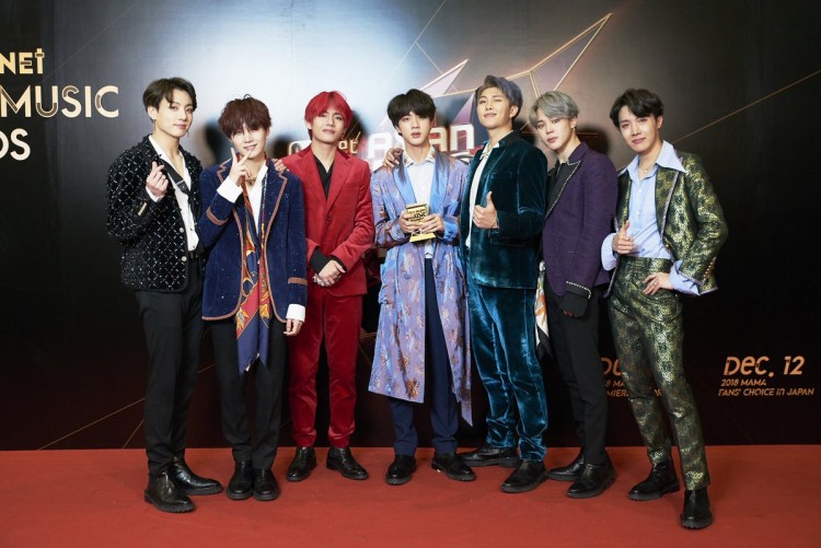 Nghe staff tiết lộ bí mật MAMA 2018 BTS được đối xử như ông hoàng sasaeng fan cực kỳ biến thái - image 2