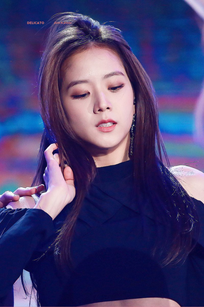 Hỡi ơi lộ profile anh chị em ruột của JisooBlackPink đẹp không tả nổi giống ý hệt Jisoo  - image 1