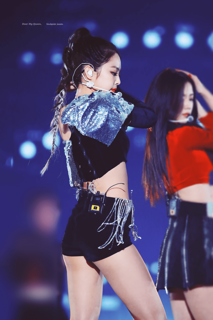 Stylist chính BlackPink rời YG Lý do cho sự ăn mặt khoe da thịt của Jennie được tiết lộ  - image 8