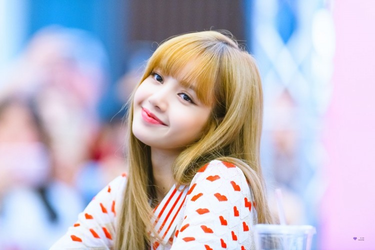 Lisa đẹp-độc trong Kpop để tóc tém thì như soái ca nuôi tóc dài liền hóa mỹ nữ - image 1