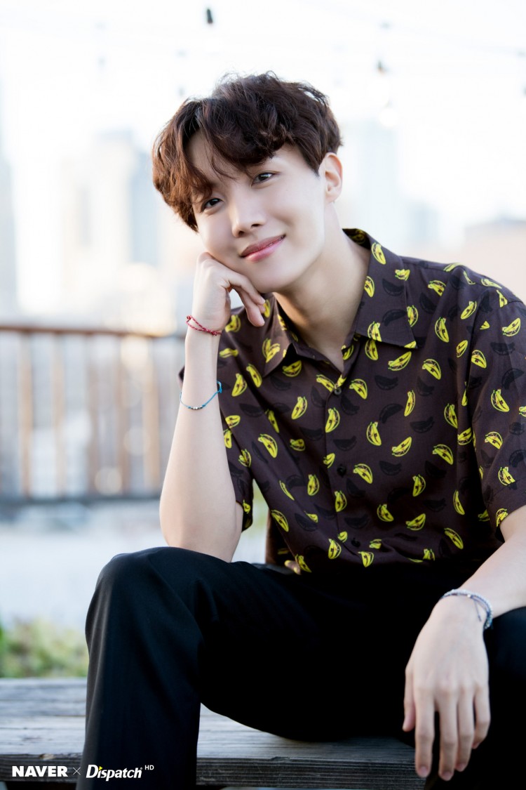 J-Hope BTS tiết lộ đối thủ lớn I trong sự nghiệp còn rất lo sợ và chưa đủ trình để vượt qua ngưỡng - image 1