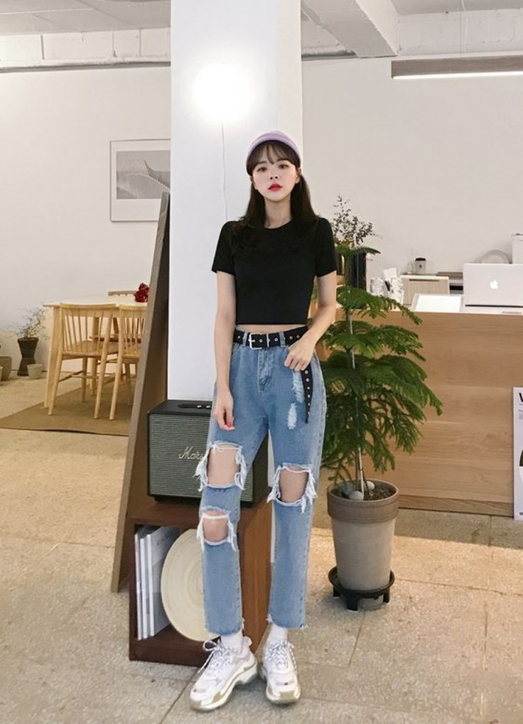 3 kiểu diện quần jean mà 99 con gái đều thích vì trông fashion nhưng lại là thủ phạm phá dáng - image 8