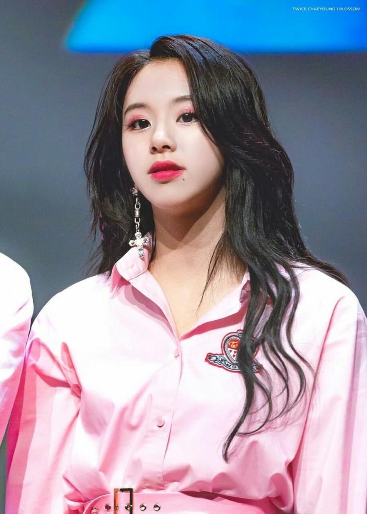 Chaeyoung TWICE gây sốc với diện mạo như bà cô già hơn mẹ fan không nhìn ra ai là mẹ ai là con  - image 3