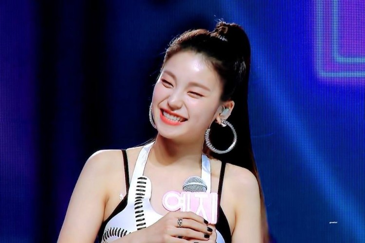 Xuất hiện nam idol được cho là anh em ruột với Yeji ITZY - ngoại hình giống nhau như đúc - image 1