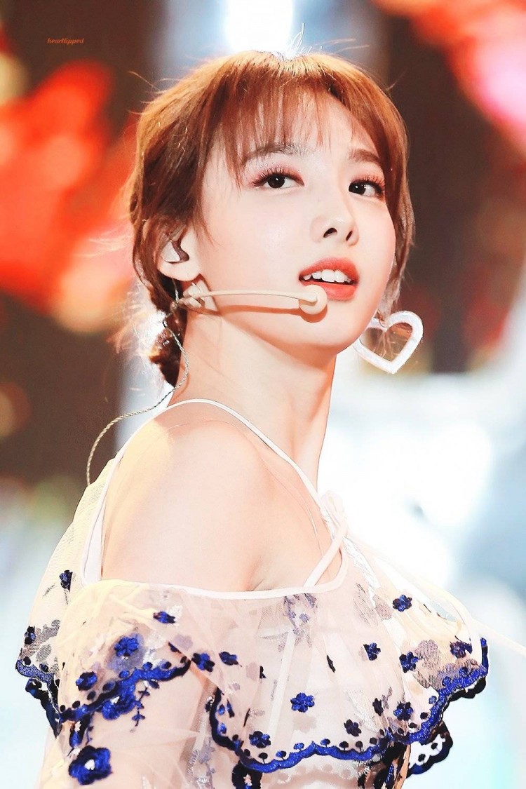 Nayeon Twice hở trên hở dưới vì style lẳng lơ khó cưỡng may là cơ thể đẹp đã cứu vớt bộ đồ trễ nải - image 4