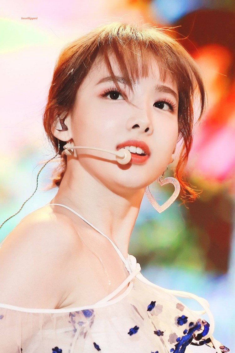 Nayeon Twice hở trên hở dưới vì style lẳng lơ khó cưỡng may là cơ thể đẹp đã cứu vớt bộ đồ trễ nải - image 5