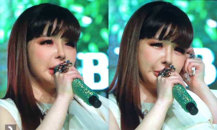 Park Bom xúc động khi cô trả lời các câu hỏi liên quan đến bê bối của Seungri và YG  - image 5