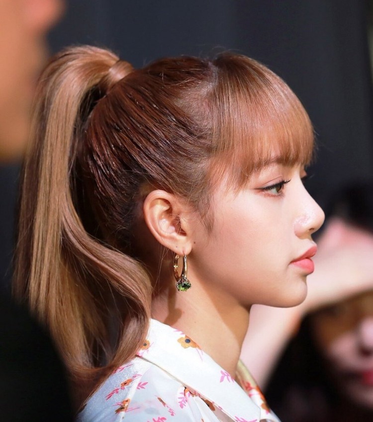 BlackPink Lisa lộ mảng da đầu như sắp hói nghi hậu quả của việc tẩy tóc quá nhiều - image 2