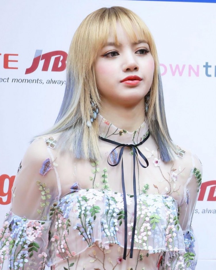 BlackPink Lisa lộ mảng da đầu như sắp hói nghi hậu quả của việc tẩy tóc quá nhiều - image 3