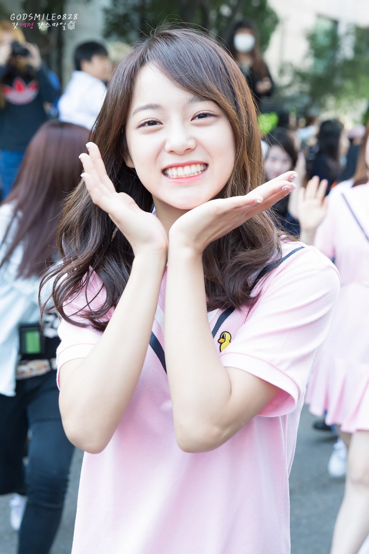 Kim Sejeong gugudan nhái giọng Momo theo 1 cách đầy xúc phạm netizen xúc phạm đồng nghiệp - image 1