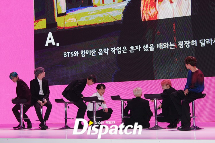 Hành động tinh tế của BTS tại họp báo giới thiệu album mới Dispatch thốt lên - Đẳng cấp thế giới - image 2