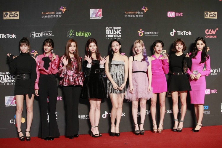 Tưởng đâu chỉ có JYP-YG mới bị fan chửi ai ngờ có ngày JYP lên thớt vì sống lỗi với TWICE - image 1