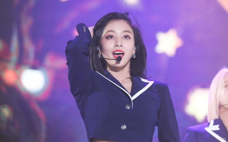 Jihyo nhận quả ngọt sau 13 năm fancam sân khấu comeback chấp cả Tzuyu-Sana cộng lại - image 2