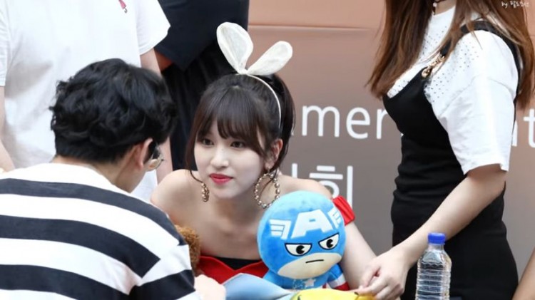 TWICE Mina khổ sở khi quản lý và fan cãi tay đôi Knet thốt lên idol đúng là làm dâu trăm họ - image 5