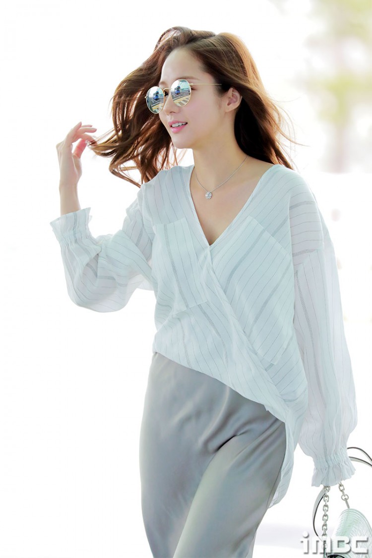 Park Min Young tại sân bay visual rõ xịn xò nhưng điểm thanh lịch rớt đáy vì váy nhức mắt  - image 6