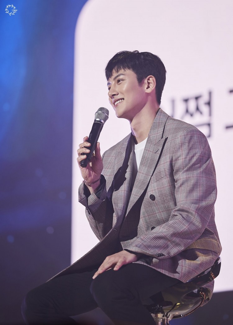 Ji Chang Wook làm show fan meeting do chính mình chọn địa điểm hình ảnh như được cut từ 1 bộ phim  - image 22