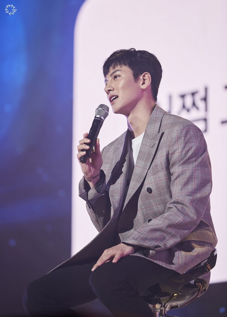 Ji Chang Wook làm show fan meeting do chính mình chọn địa điểm hình ảnh như được cut từ 1 bộ phim  - image 23