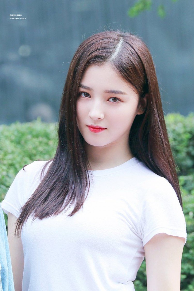 Nancy Momoland bị phát hiện đi chơi khuya hút thuốc uống rượu với 2 idol The Boyz - image 7