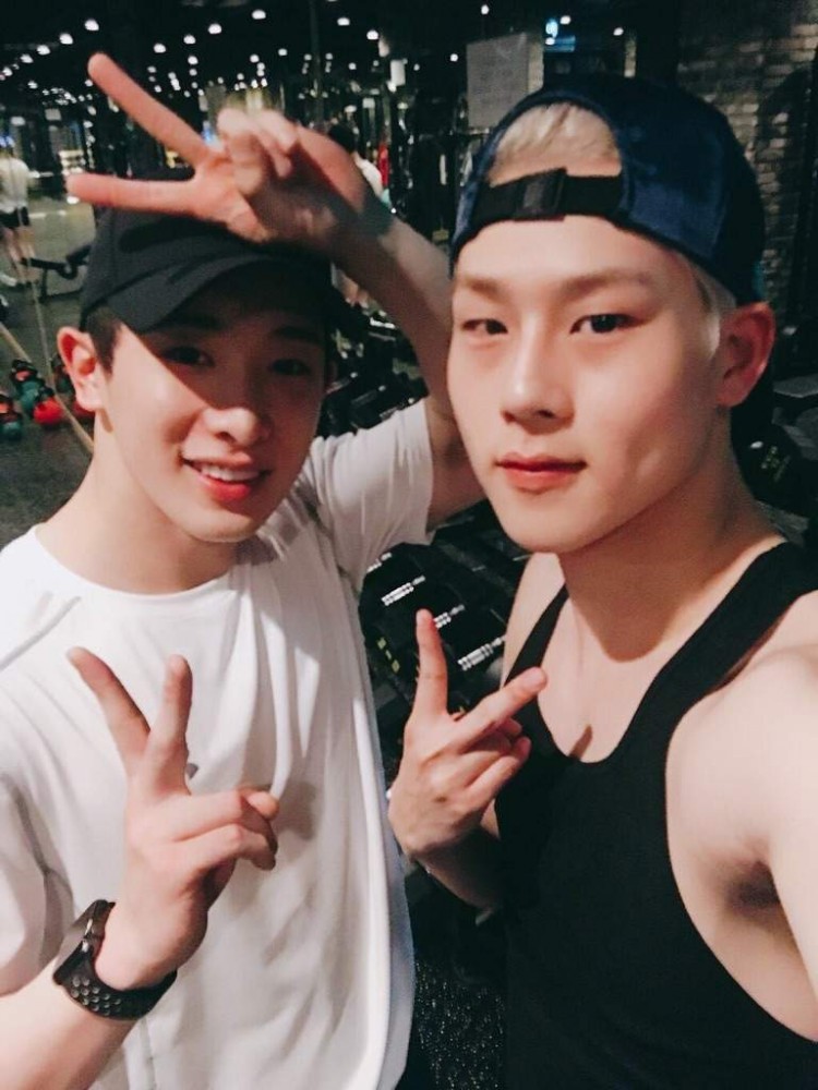  WonhoJooheon MONSTA X công khai ủng hộ fan gayLGBT ra sức chỉ đường để về thuyết phục bố mẹ - image 2