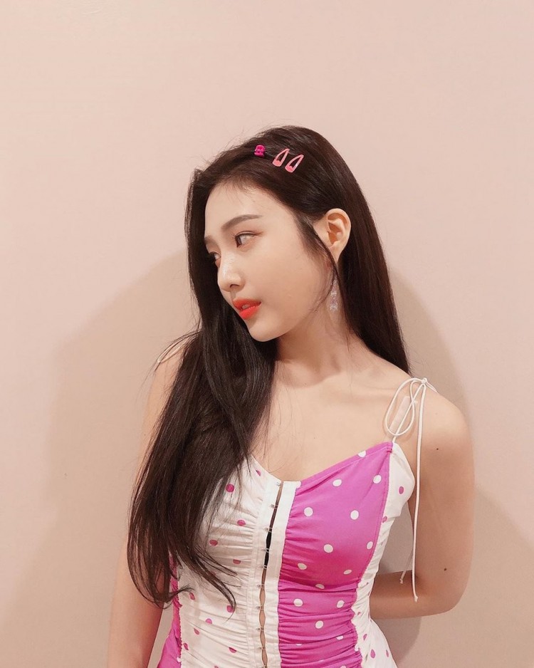 Stylist nhà SM tiếp tục hại đời Joy RedVelvet mặc đồ hở nội y xấu hở hang sến súa là từ diễn tả - image 2