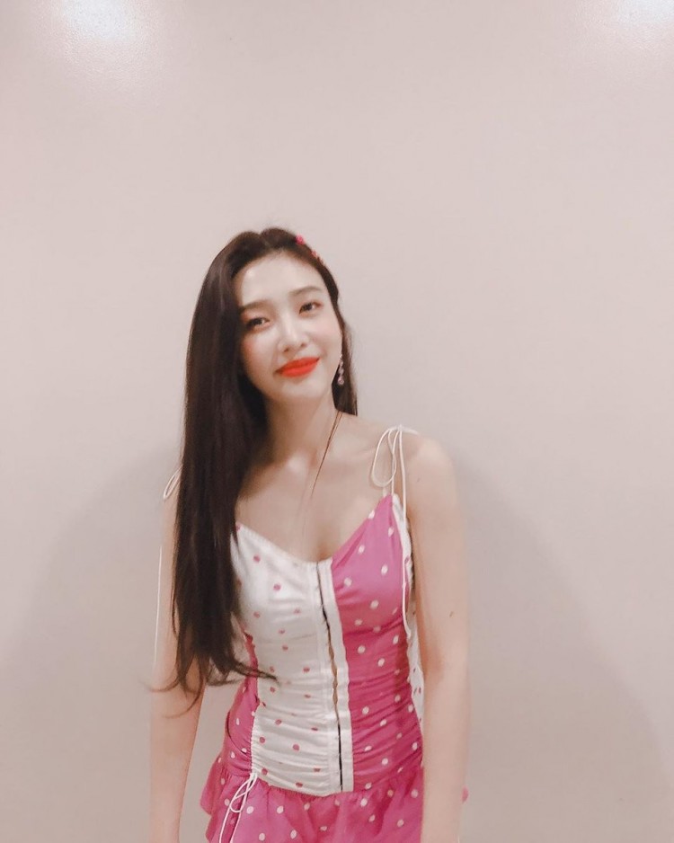 Stylist nhà SM tiếp tục hại đời Joy RedVelvet mặc đồ hở nội y xấu hở hang sến súa là từ diễn tả - image 7