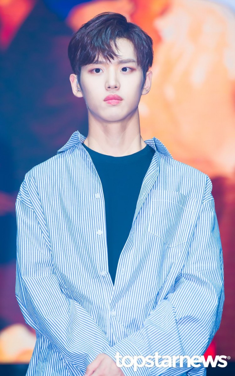 Hongseok PENTAGON lột xác ngoạn mục sau 1 đêm cởi áo khoe thân đã làm náo loạn hậu cung  - image 4