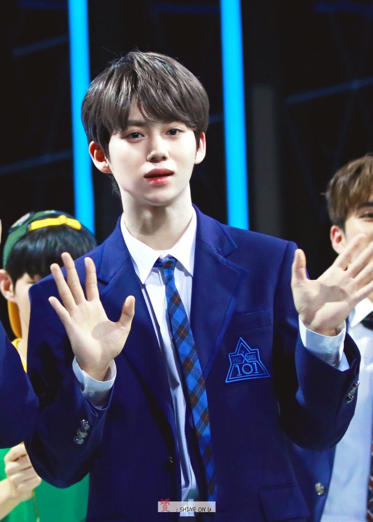 ề TTS  Hwang Yunseong Produce X101 bị tật ở ngón tay út chỉ bằng 13 các ngón còn lại - image 3