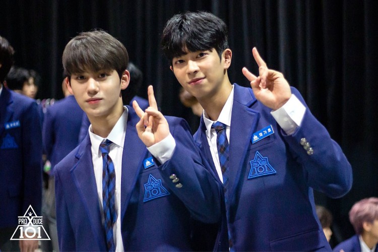 ề TTS  Hwang Yunseong Produce X101 bị tật ở ngón tay út chỉ bằng 13 các ngón còn lại - image 1