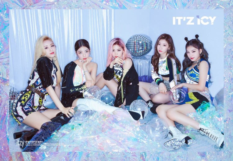 Cách JYP làm teaser kiểu không cần nghĩ cho ITZY ngồi một chỗ thay quần áo đổi màu nền là xong - image 1