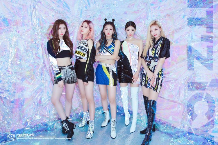 Cách JYP làm teaser kiểu không cần nghĩ cho ITZY ngồi một chỗ thay quần áo đổi màu nền là xong - image 3