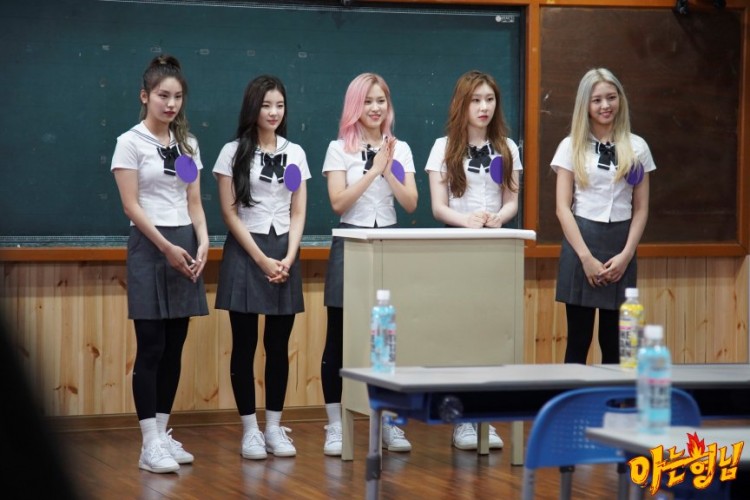 ITZY lần đầu bị netizen bash sao khuôn mặt trên TV khác mấy tấm ảnh JYP chia sẻ thế - image 1