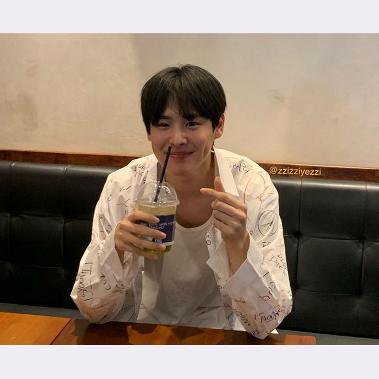 TTS bị buộc rời Produce X 101 Choi Byunghan đi uống gây loạn tại quán cafe vì đẹp trai bá đạo  - image 4