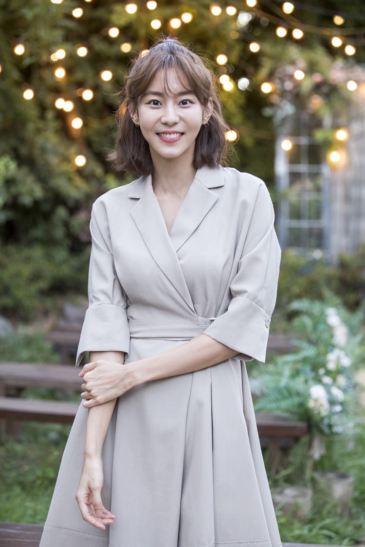 Uee - image 5