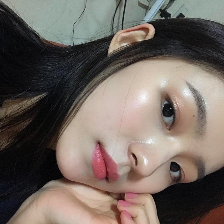 5 bí kíp Makeup làm da ngậm nước của beauty blogger dành hội chị em mê chụp ảnh selfie sống ảo  - image 4