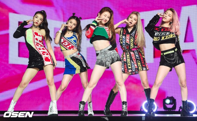 ITZY chắc khóc thét khi nhìn loạt ảnh báo chí chụp trong showcase - image 3