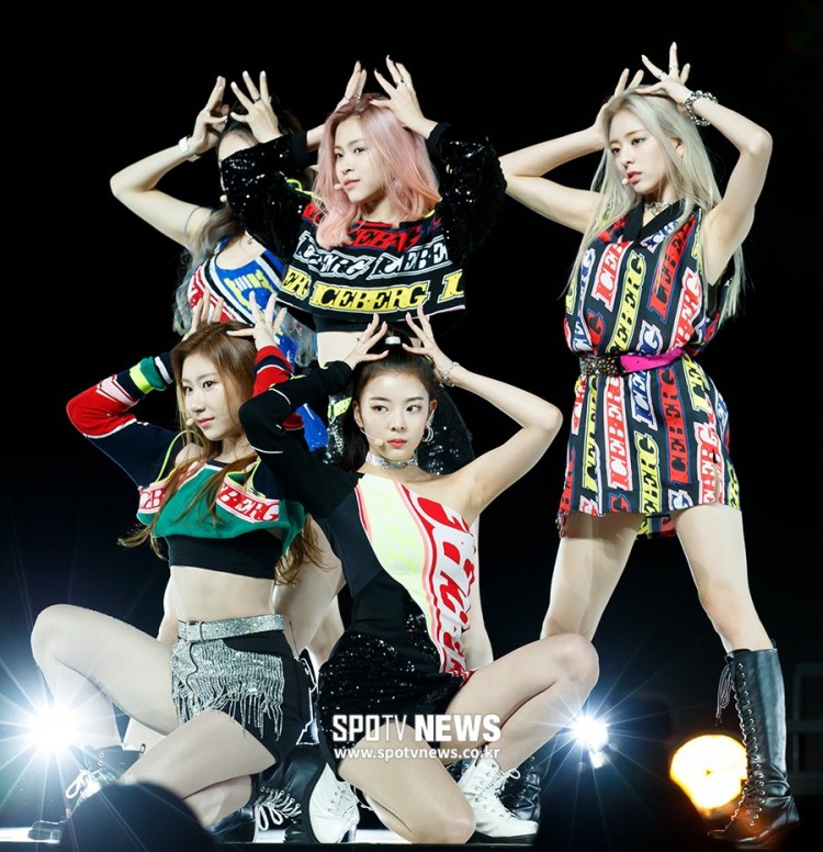 ITZY chắc khóc thét khi nhìn loạt ảnh báo chí chụp trong showcase - image 5