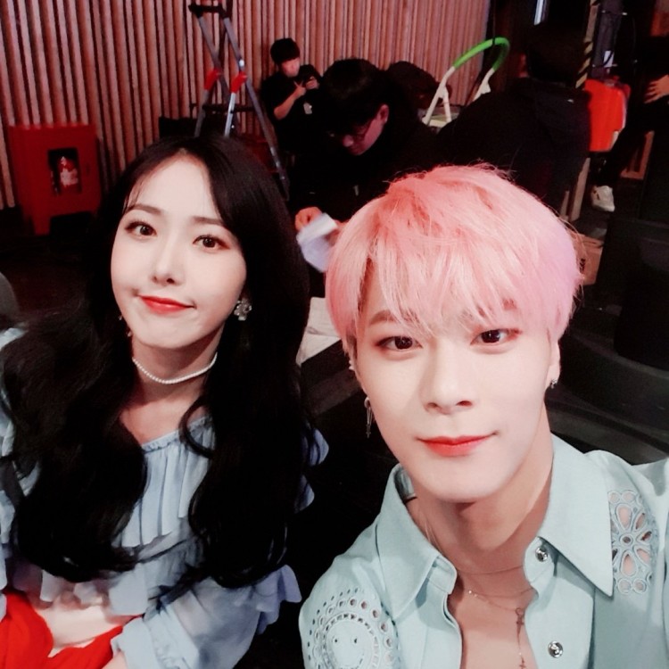  MoonbinASTRO và SinBGFRIEND có mqh tình cảm vượt trên mức bình thường tiên đồng ngọc nữ từ nhỏ - image 1