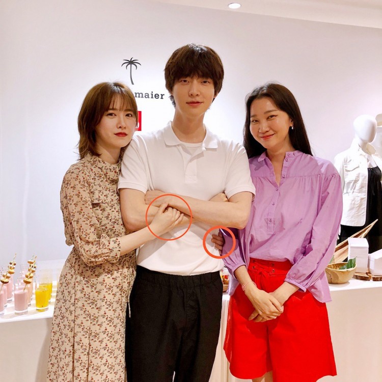  Vợ chồng Goo HyeSun  Ahn JaeHyun đùng cái ly hôn làm khó nhà đài chạy như điên để lo hậu chuyện - image 1