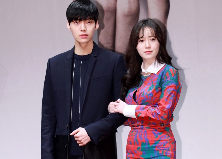 Goo Hye Sun nói móc Ahn Jae Hyun là người tệ bạc đến chó cũng cảm thấy sợ và sủa khi nhìn thấy  - image 1