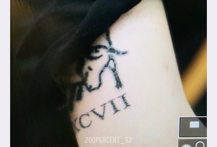 NHM choáng váng với Tatto mới của Yugyeom GOT7 xăm 1 lần là xăm hoài xăm mãi  - image 1