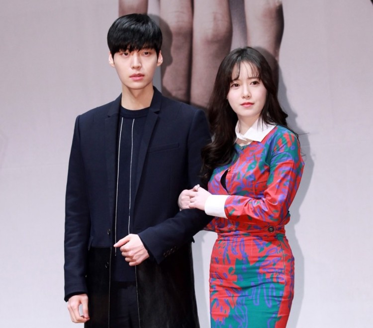 Lý do Goo Hye Sun và Ahn Jae Hyun im phăng phắc thật ra đang kìm chế chứ không cũng chơi tới bến - image 1