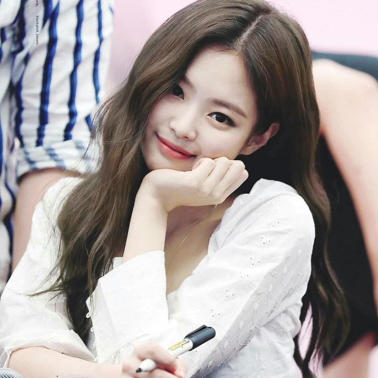 Jennie - image 5