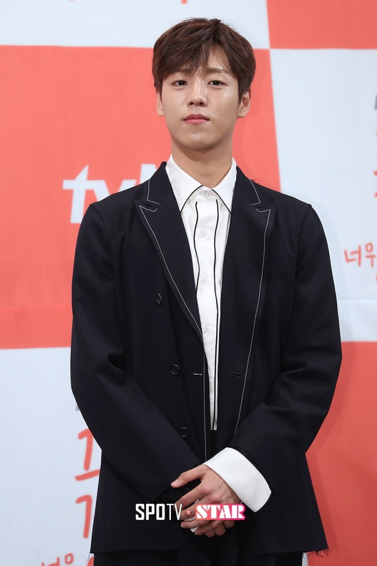 Kpop sắp được mùa với dàn trai đẹp xuất ngũ nam diễn viên Lee Hyunwoo sẽ xuất ngũ trong tuần này - image 5