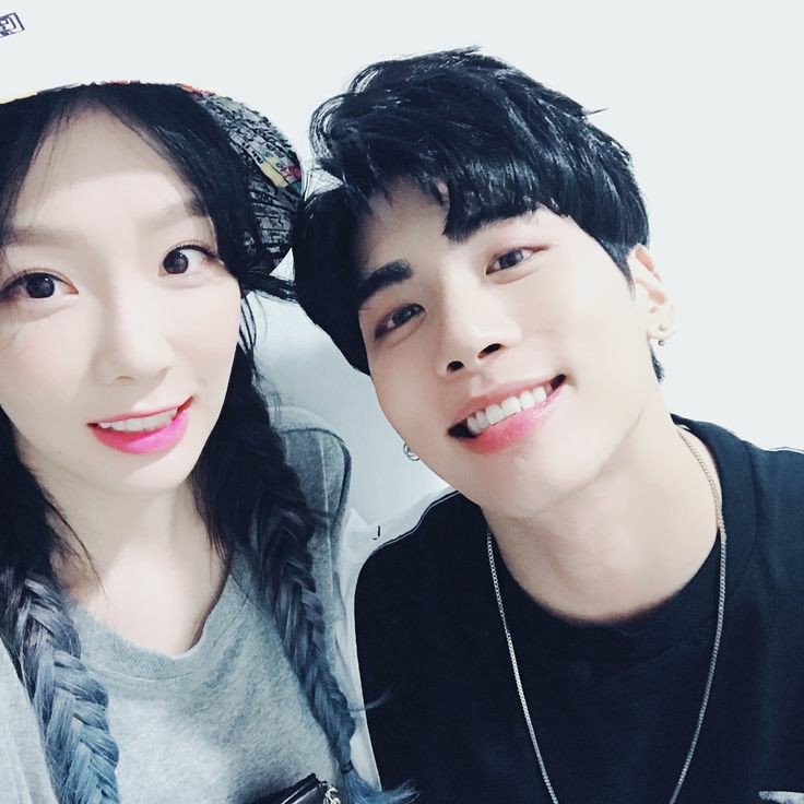 Vì 1 lý do nào đó Sulli Jonghyun đã rời bỏ Taeyeon mà đi NHM rất lo lắng cho tình trạng của cô - image 4