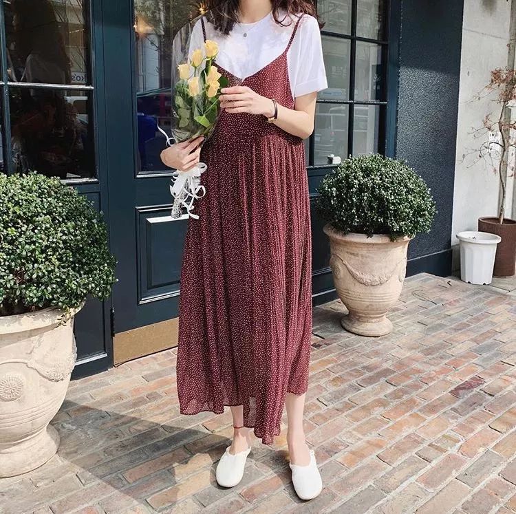 Một chiếc áo phông trắng không hình không chữ cũng đủ làm nên 12 outfit xịn xò - image 2