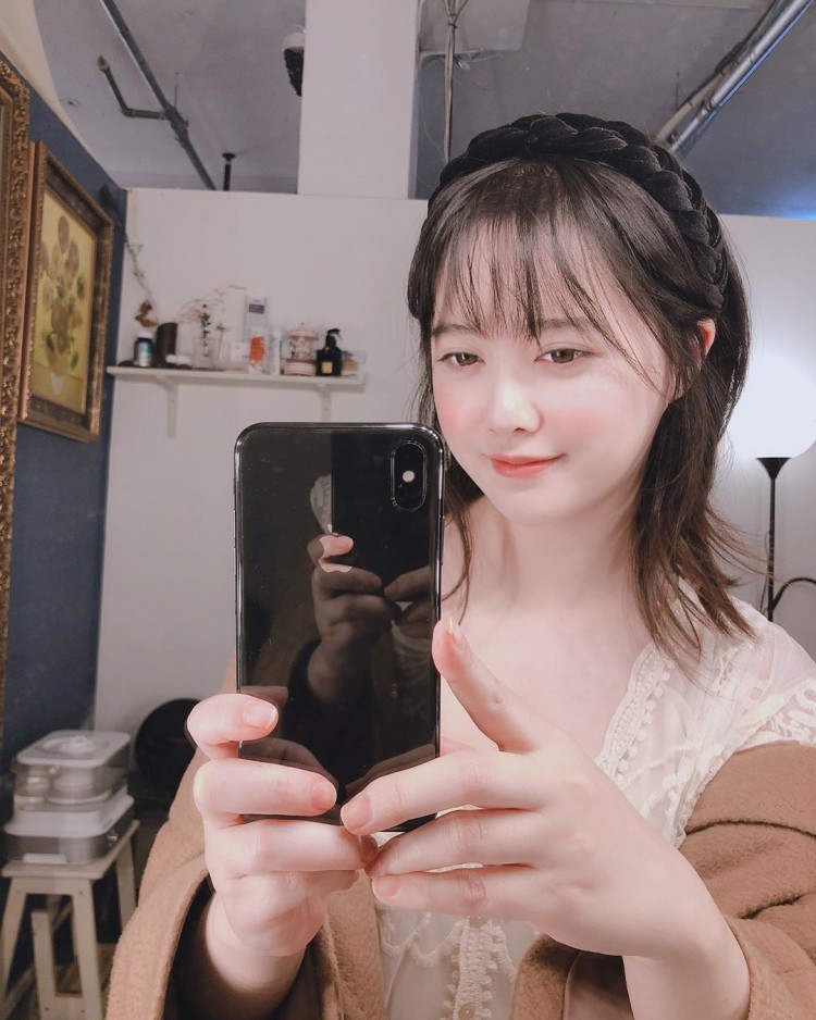 Hậu ly hôn Goo Hye Sun thay đổi khó tin tăng cân gây chú ý với loạt ảnh selfie khoe vòng 1 lấp ló - image 2