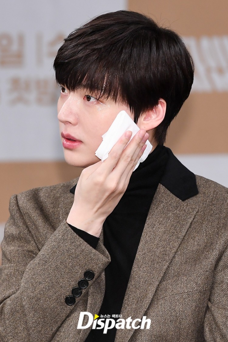 Hôn nhân đỗ vỡ bạn thân qua đời Ahn Jae Hyun mất 10 kg bỏ ăn trở nên sa sút trong thời gian qua - image 1